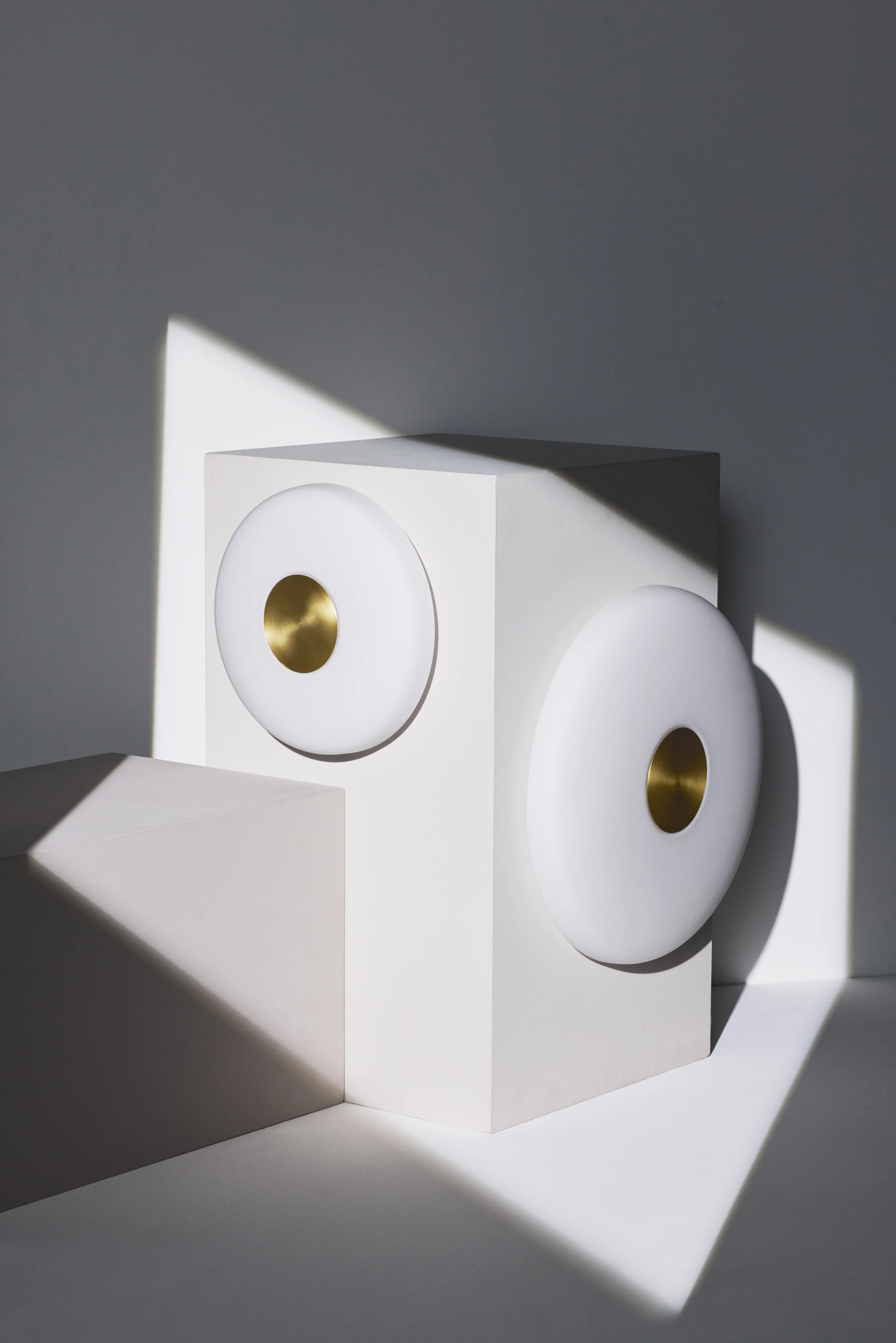 Glint glass opal wall lamp - Image 7