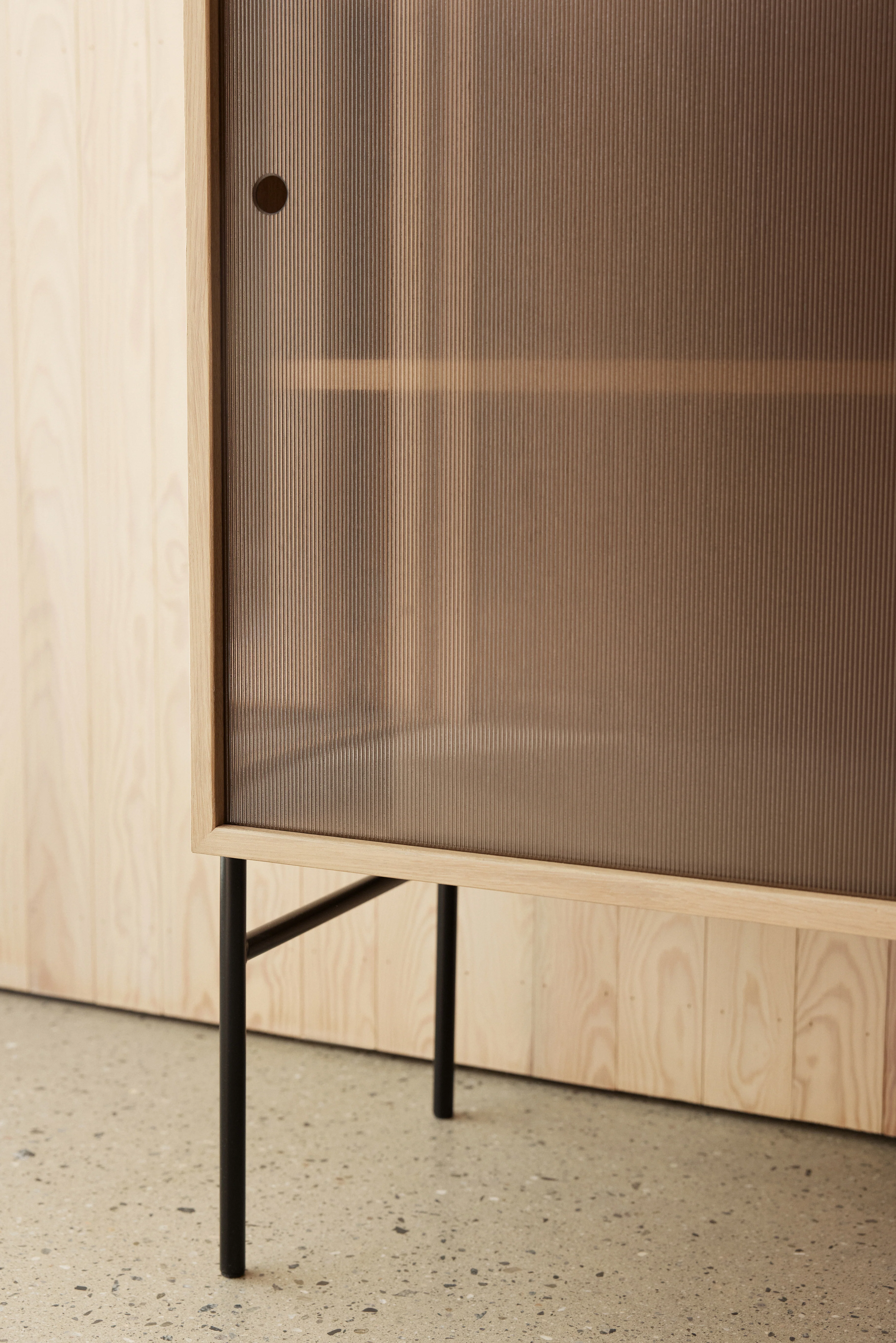 Hifive Glass cabinet - Image 4