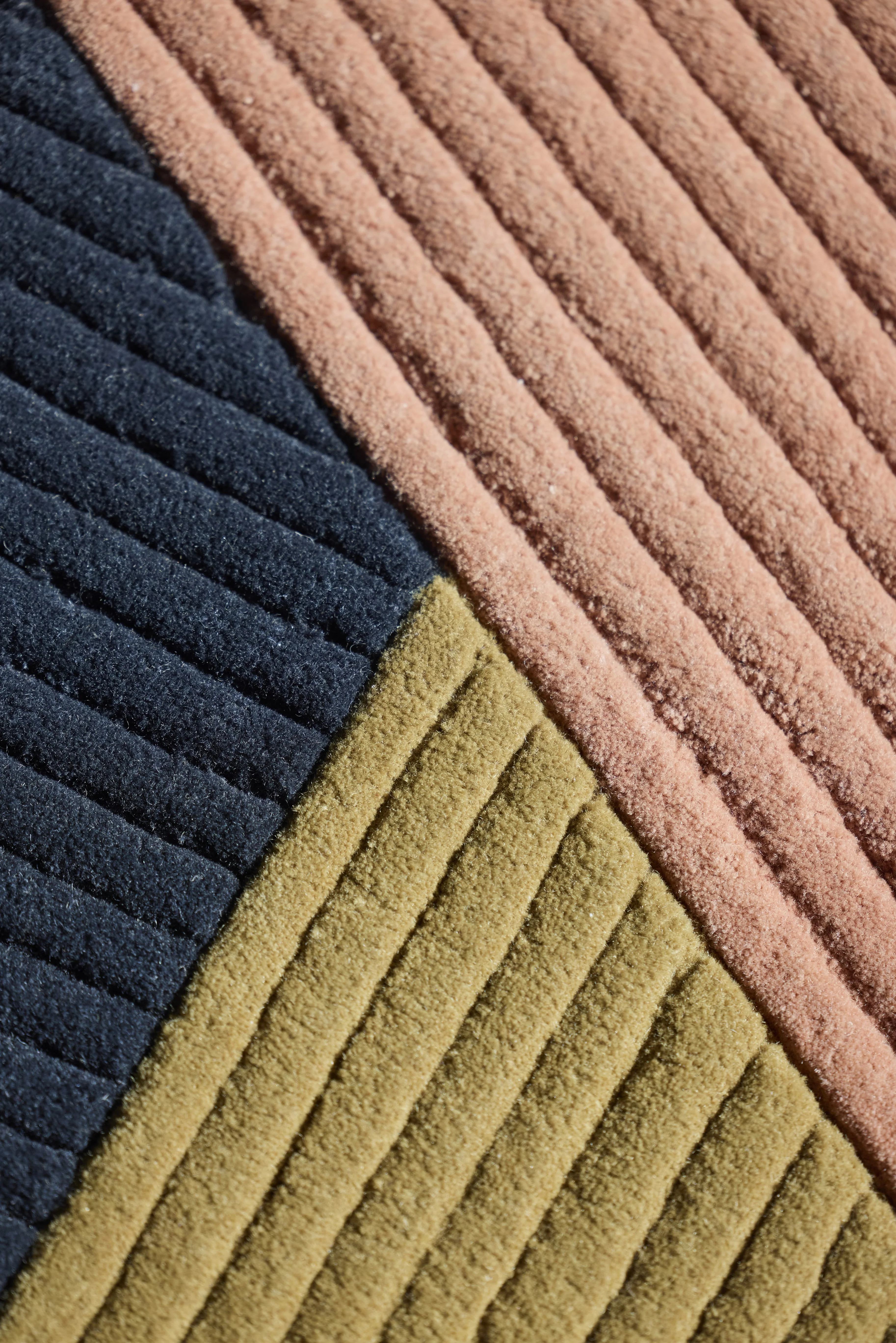 Row rug circular trio - Image 3