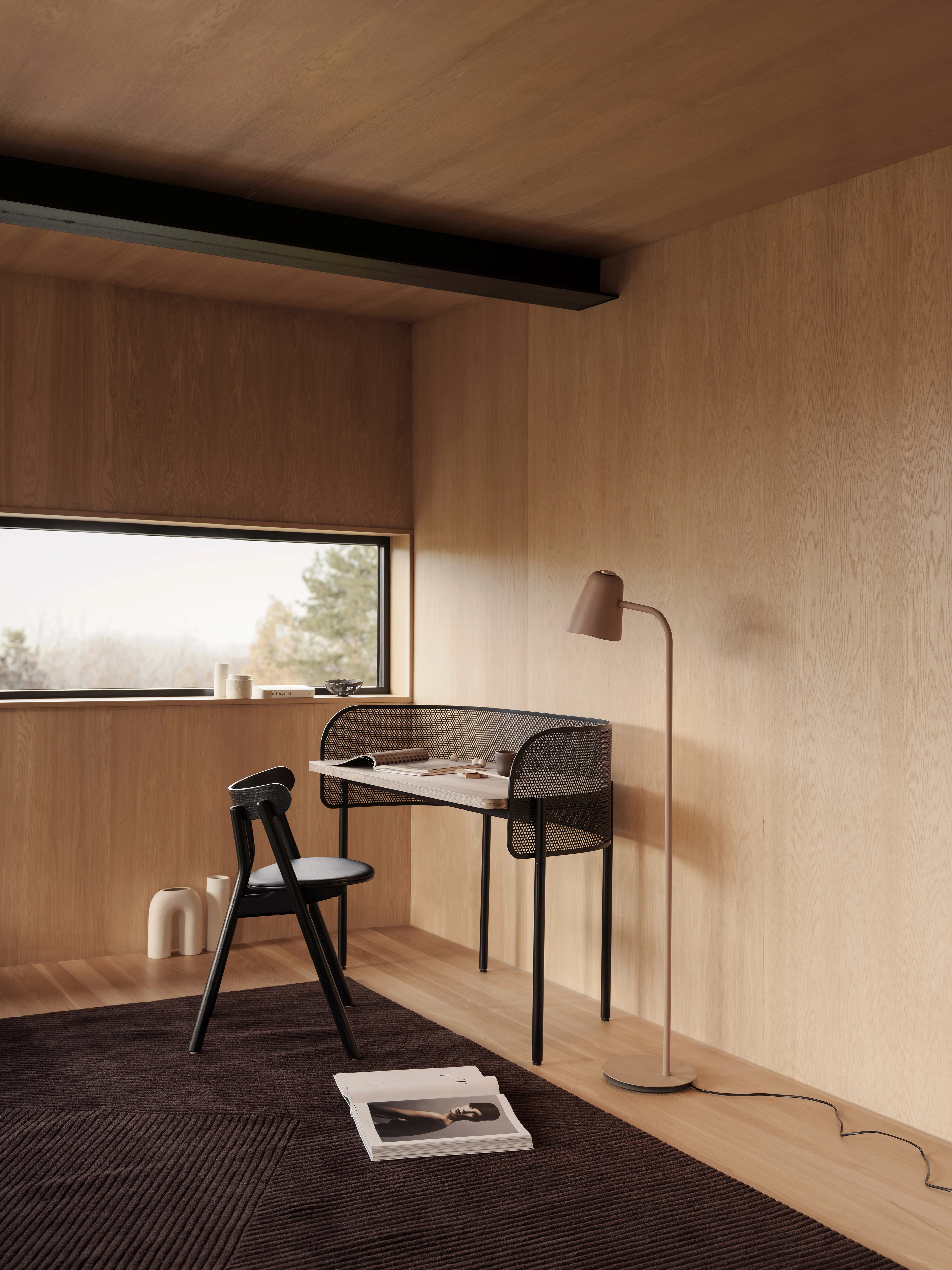 Shelter work desk - Image 13