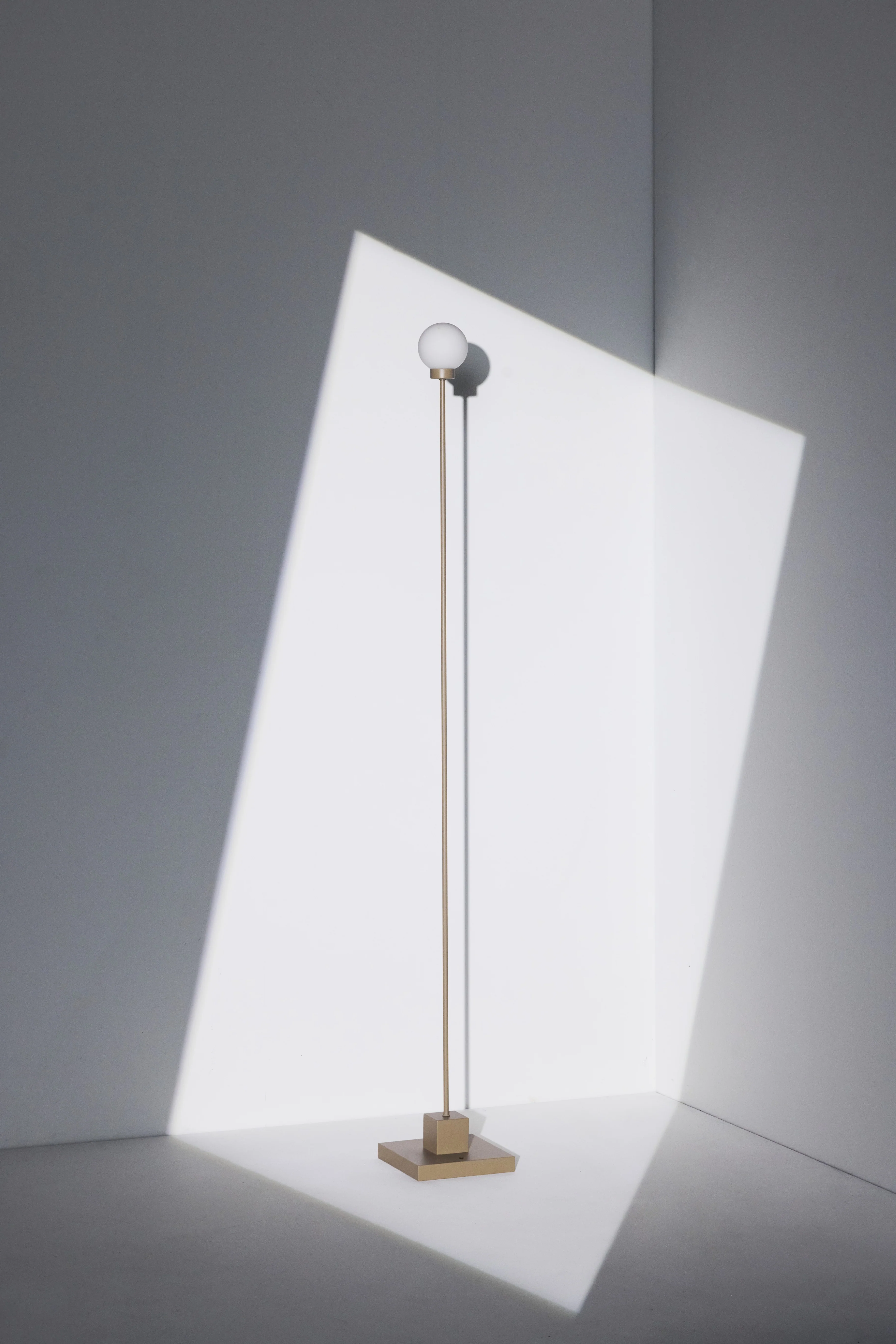 Snowball portable floor lamp - Image 4